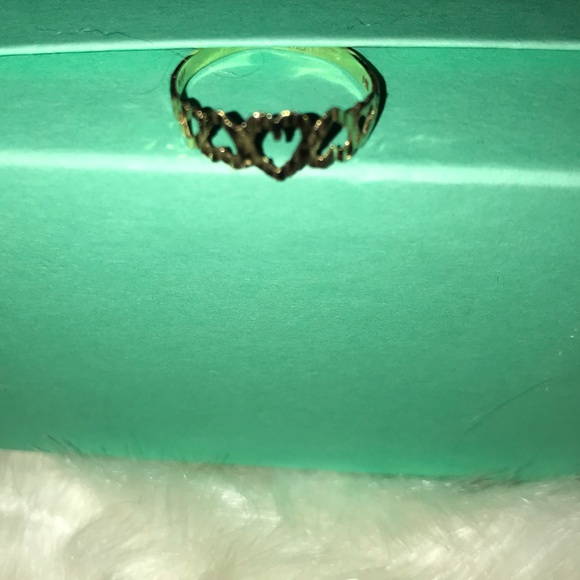 14k five heart ring size 6/7 - Picture 4 of 7